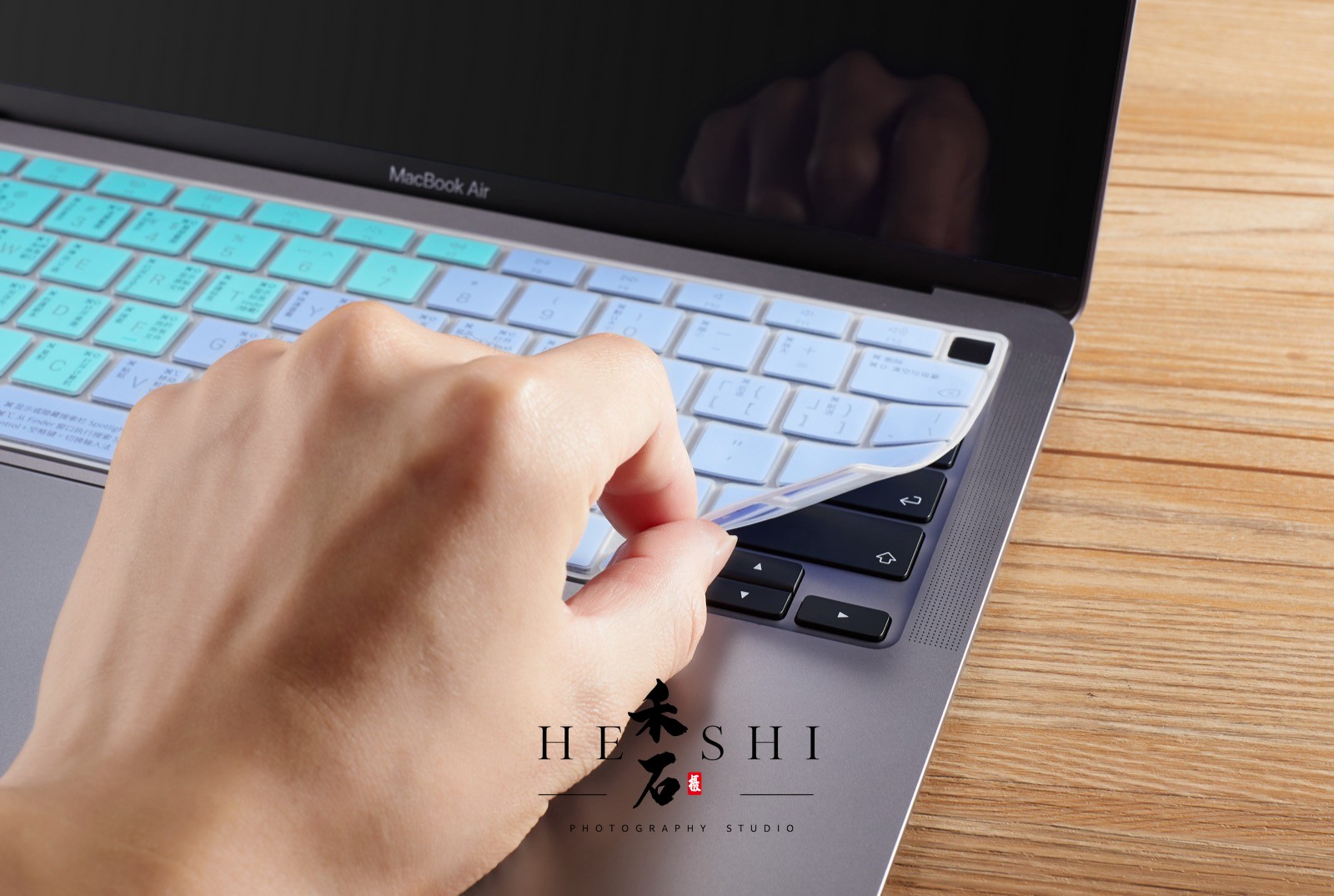 MacBook-Air键盘膜 · 3C数码 产品拍摄案例 - 禾石商业摄影